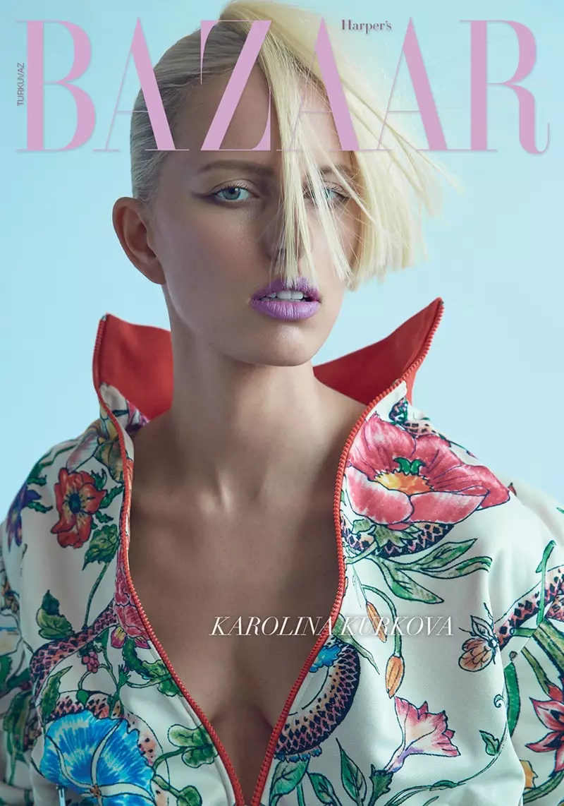 Karolina Kurkova Yambara Imyambarire Imbere Muri Harper's Bazaar Turukiya