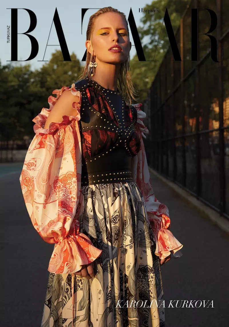 Karolina Kurkova tilbes Fashion Forward Styles f'Harper's Bazaar Turkija