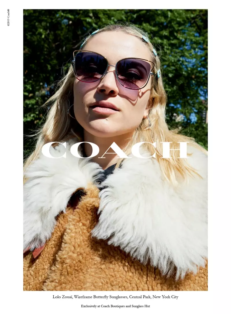 Lolo Zouaï luce gafas de sol en la campaña otoño-invierno 2019 de Coach