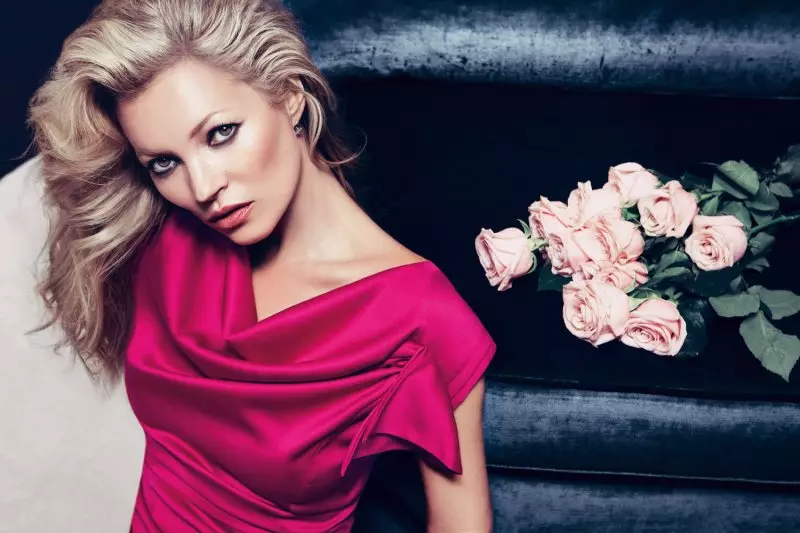 Kate Moss Smolders amin'ny fampielezan-kevitr'i Liu Jo's Fall 2012 nataon'i Inez & Vinoodh