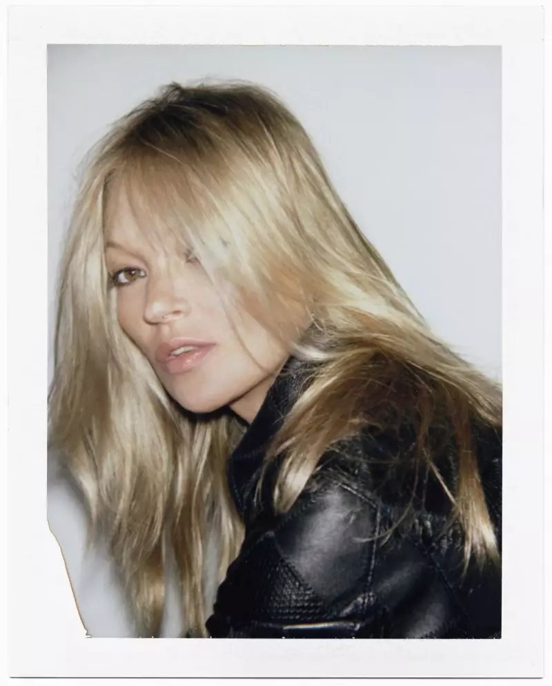 Kate Moss tippoża fi stili Saint Laurent għal Self Service