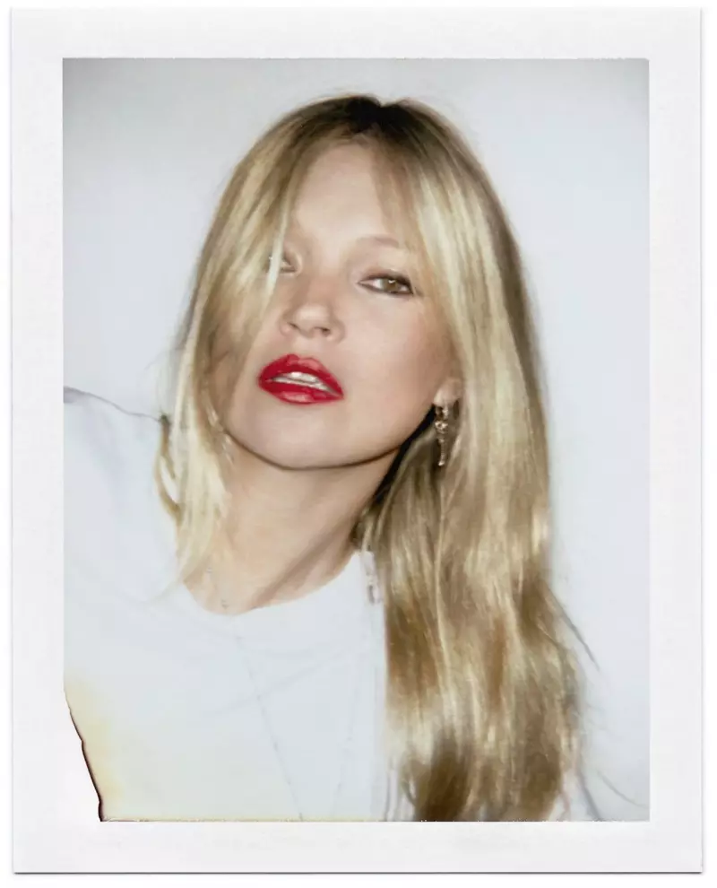 Kate Moss poseerib iseteeninduseks Saint Laurent'i stiilis