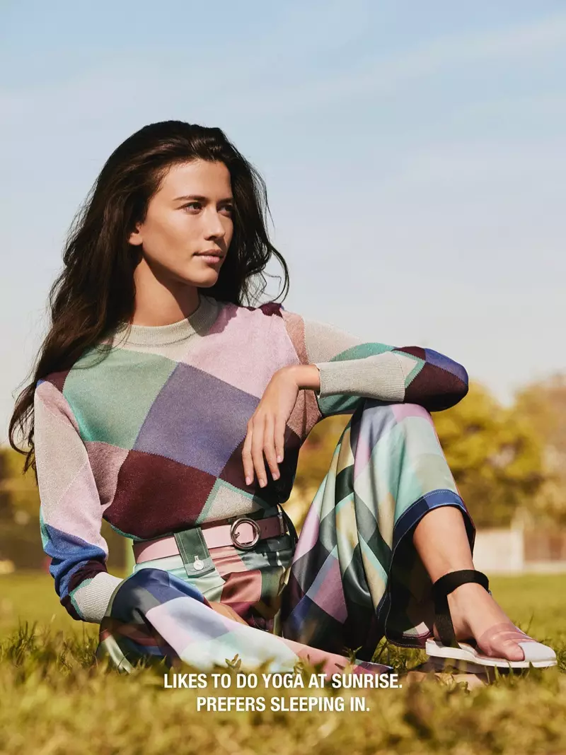 Emporio Armani destaca estampas ousadas na campanha primavera-verão 2018