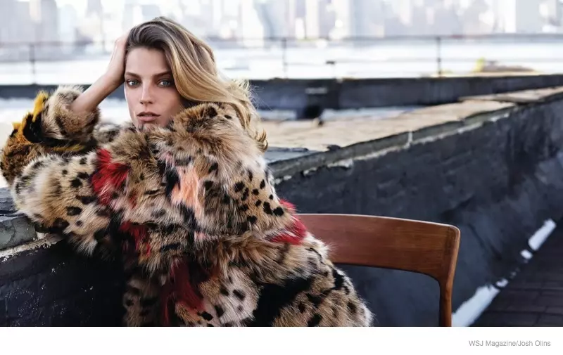 Si Daria Werbowy ay Nagsusuot ng Fur at Denim para sa Casual Luxe Shoot sa WSJ