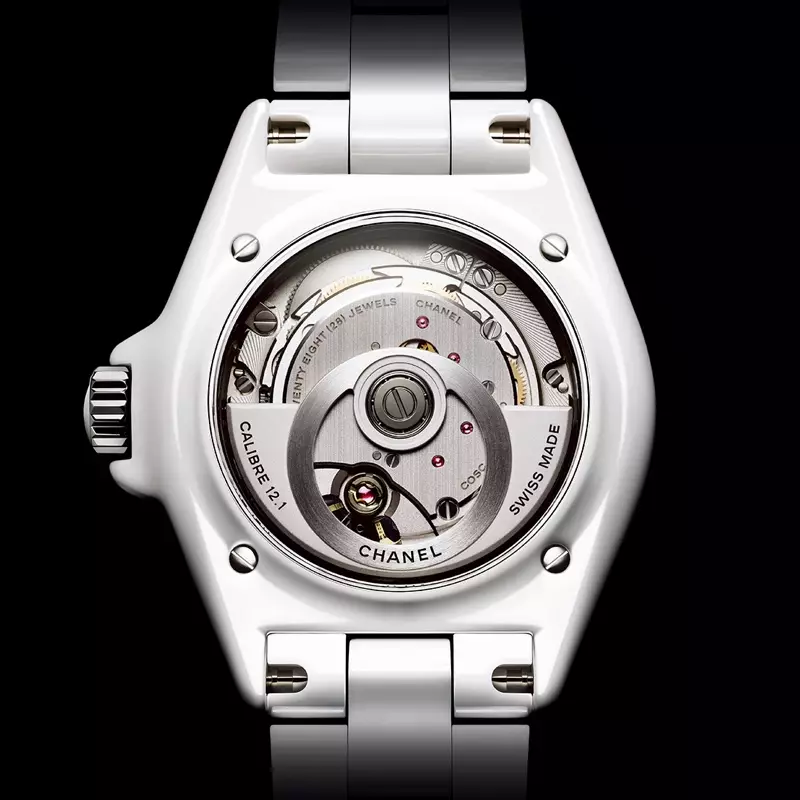 A katingal dina Chanel urang J12 Watch.
