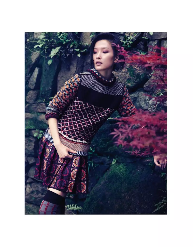 Du Juan oleh Stockton Johnson untuk Vogue China September 2011