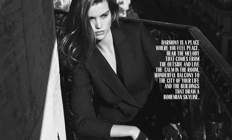 Luna Bijl yn sefyll mewn ensembles gaeaf o Massimo Dutti