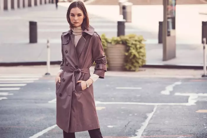 Ang London Fog adunay mga chic outerwear sa tingdagdag-tingtugnaw 2018 nga kampanya