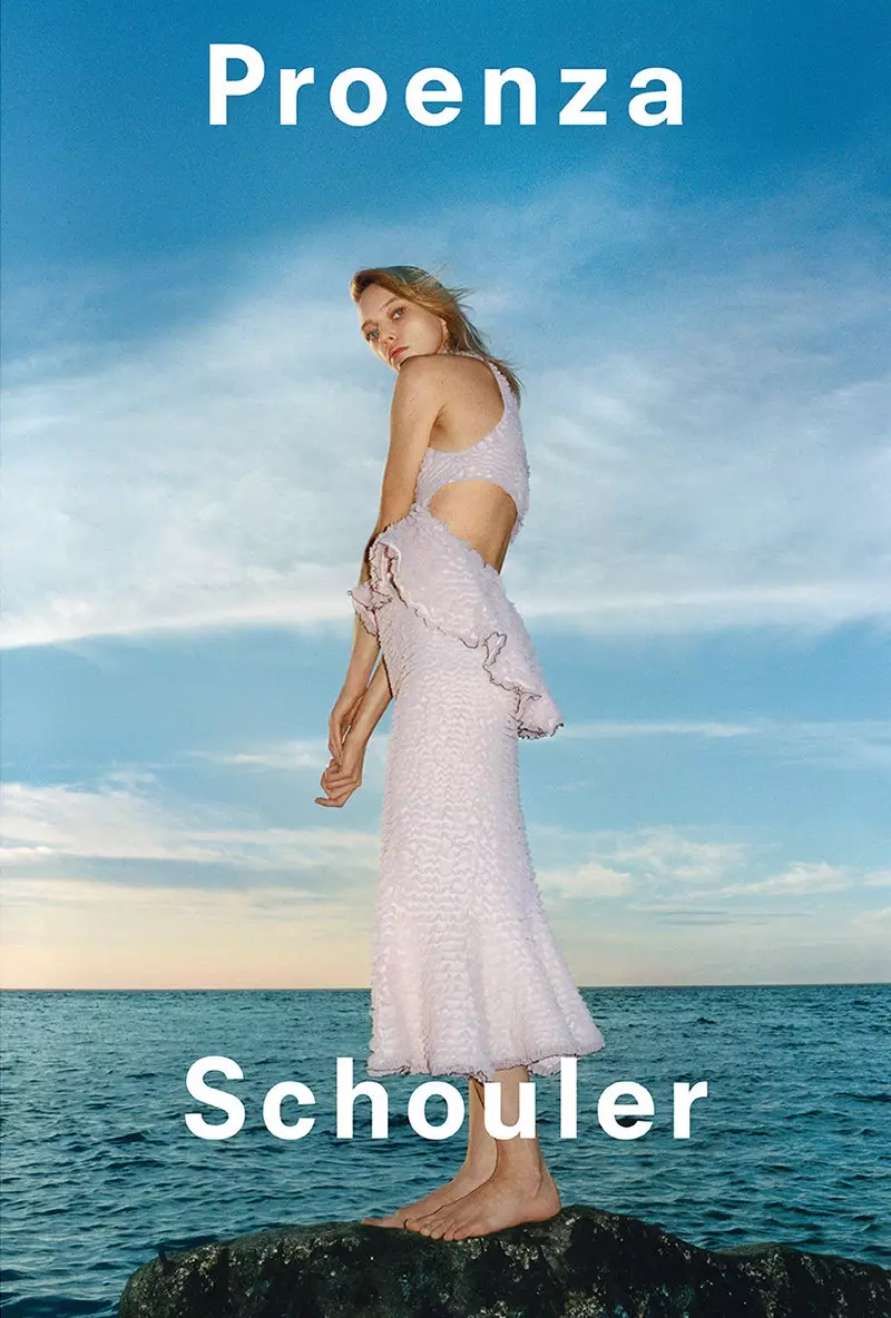 Një imazh nga fushata reklamuese e Proenza Schouler për pranverën 2018