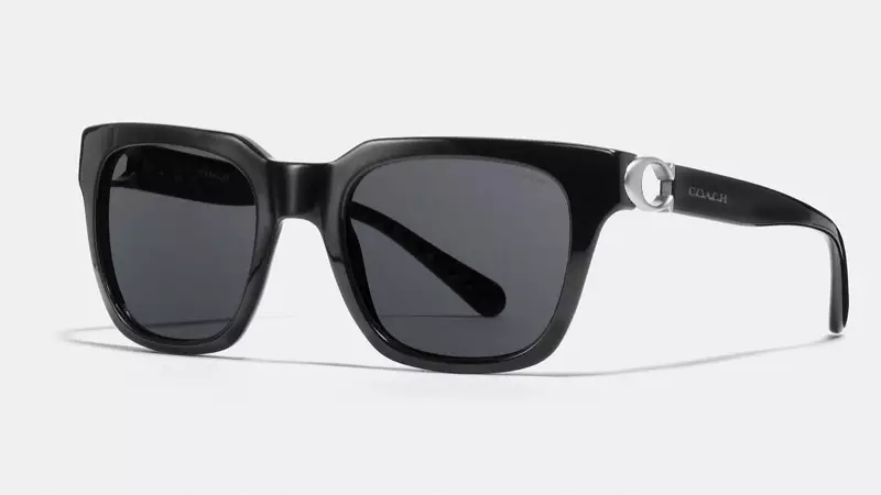 វ៉ែនតា Coach Signature Hardware Square Sunglasses $165