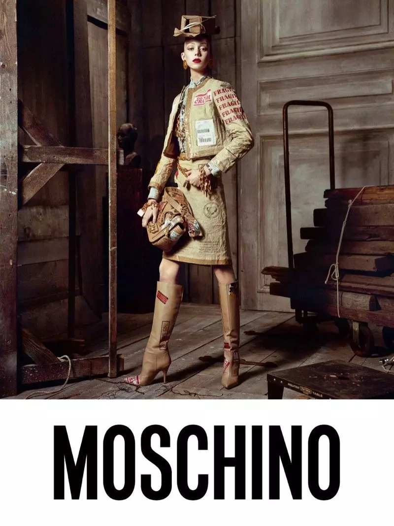 Натали Вестлинг снялась в рекламной кампании Moschino осень-зима 2017.