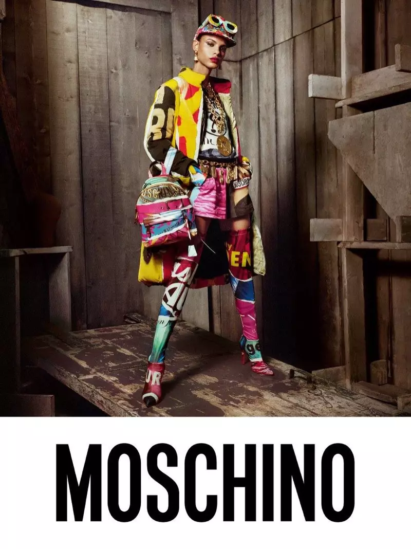 Moschino இன் இலையுதிர்-குளிர்கால 2017 பிரச்சாரத்தில் Mileshka Cortes நடிக்கிறார்