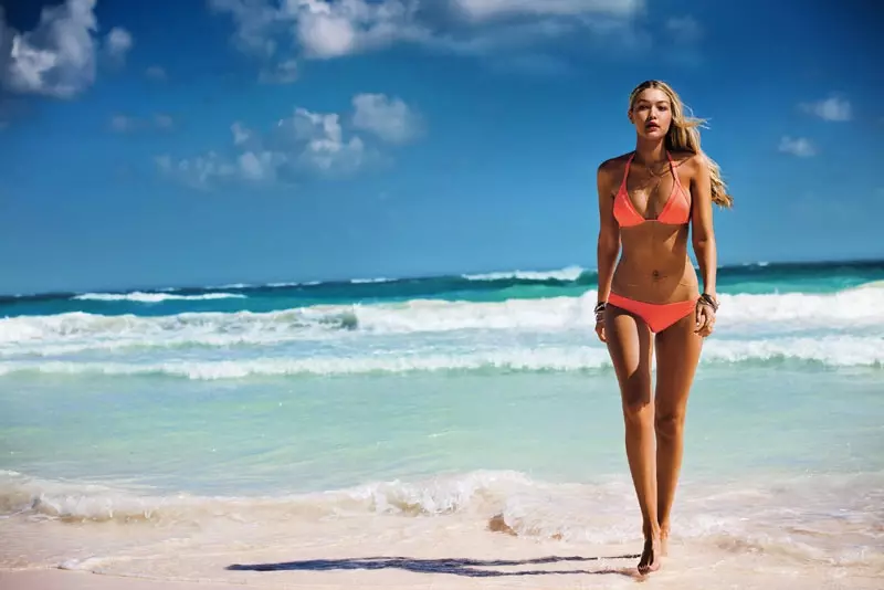 Gigi Hadid 在 Seafolly Swim 2015 广告中以橙色比基尼造型