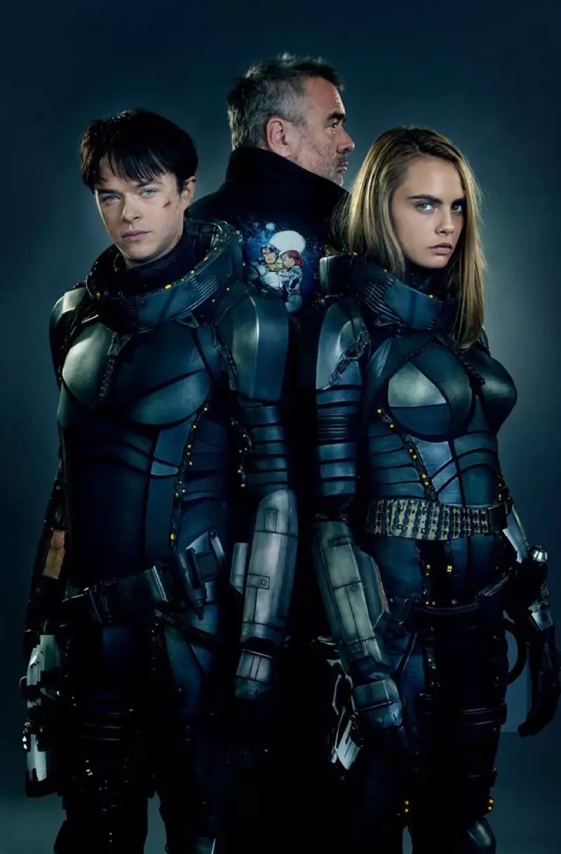 Dane DeHaan, Cara Delevingne Valerian reklam çəkilişində poza verib. Foto: Facebook/Luc Besson