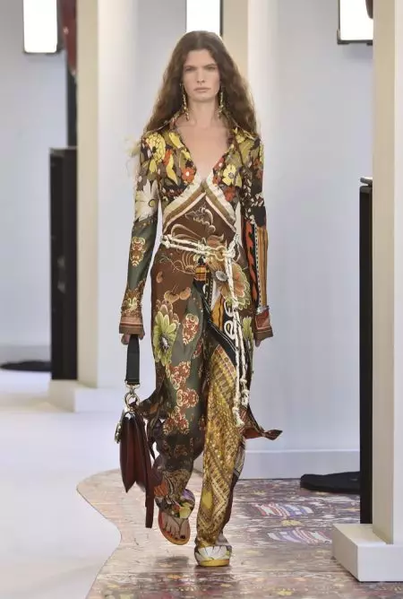 Chloe Channels Modern Hippie for Spring 2019