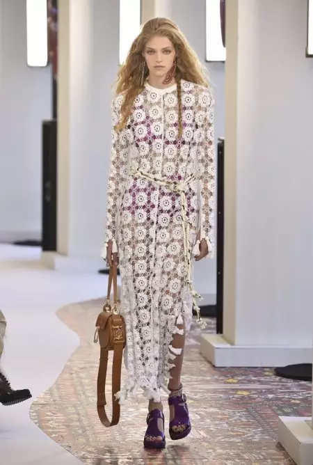 Chloe Channels Modern Hippie untuk Musim Semi 2019