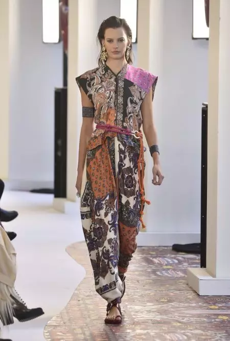 Chloe Channels Modern Hippie for Spring 2019