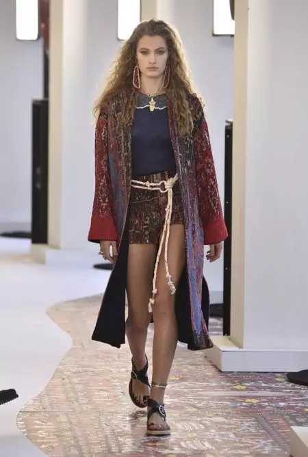 Chloe Channels Modern Hippie for Spring 2019