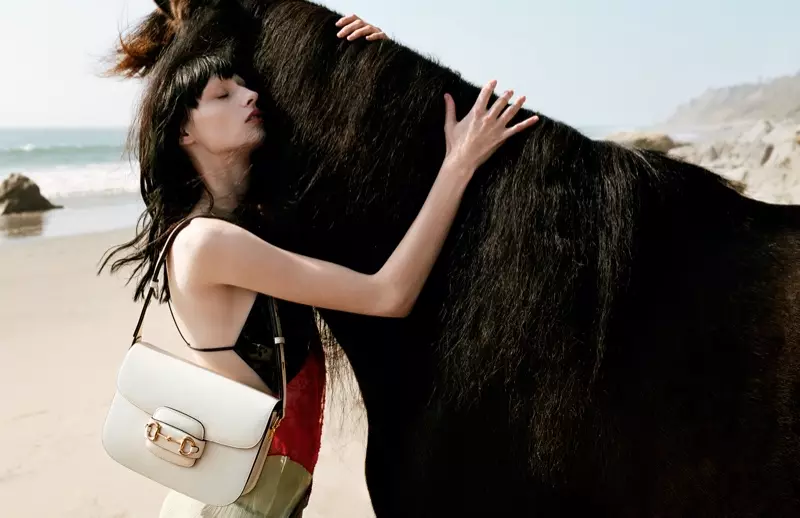 Gucci vai a unha praia bañada polo sol para a campaña primavera-verán 2020