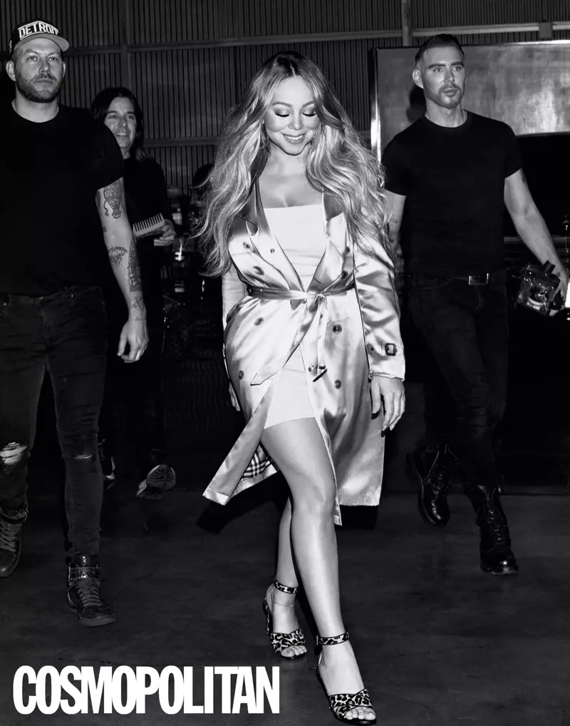 Mae Mariah Carey yn gwisgo cot ffos Burberry, ffrog Intimissimi a sodlau Laurence Dacade