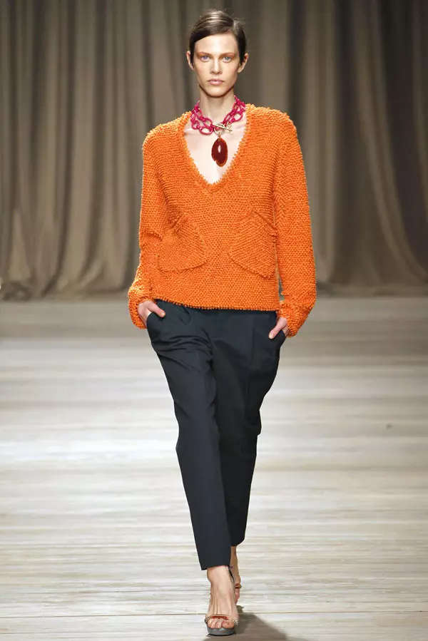 Iceberg Fall 2011 | Izu Ejiji Milan