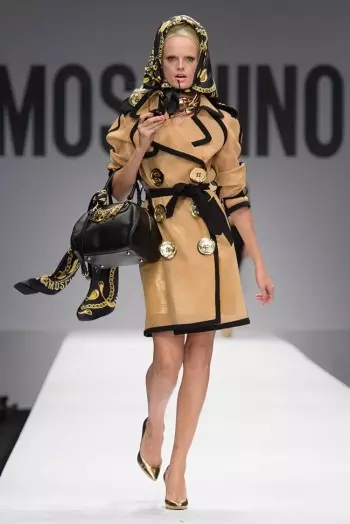 वसन्त 2015 को लागि Moschino's Barbie World