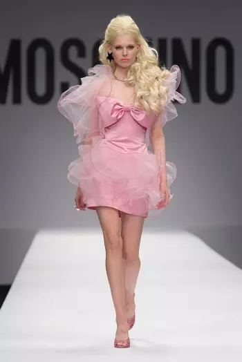 Moschino's Barbie World maka oge opupu ihe ubi 2015