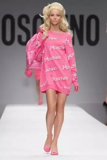 2015 Baharı için Moschino'nun Barbie Dünyası