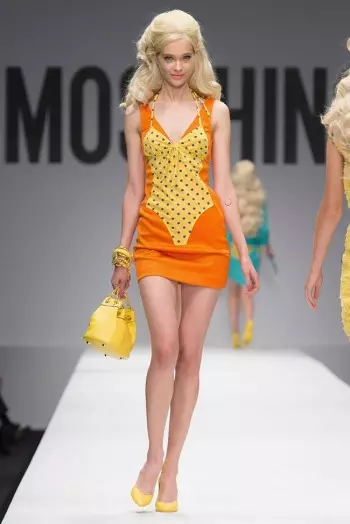 Moschino's Barbie World-ը 2015 թվականի գարնան համար