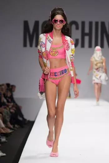 2015 Baharı için Moschino'nun Barbie Dünyası