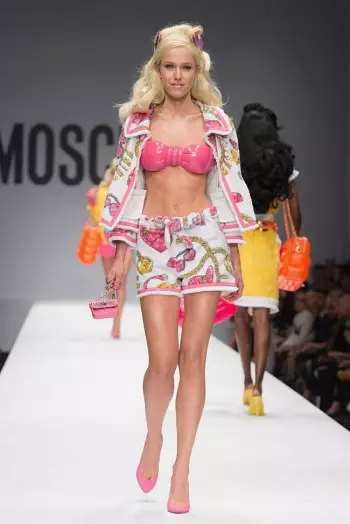 Мир Барби от Moschino на весну 2015 года