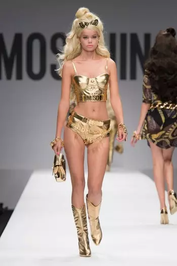 Светът на Барби на Moschino за пролетта на 2015 г