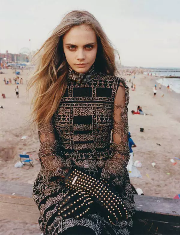 Cara Delevingne yn Archwilio Coney Island ar gyfer Rush #47 gan Tung Walsh