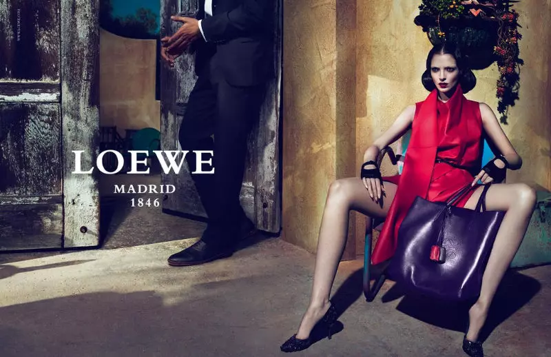 Mariacarla Boscono fir Loewe Fréijoer 2011 Campagne vum Mert & Marcus