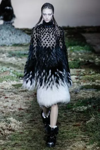 Alexander McQueen Hierscht/Wanter 2014 | Paräis Fashion Week