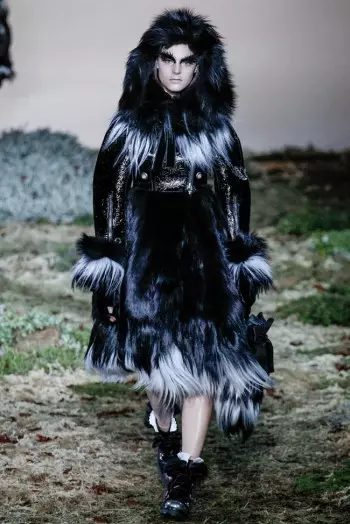 Alexander McQueen Hierscht/Wanter 2014 | Paräis Fashion Week