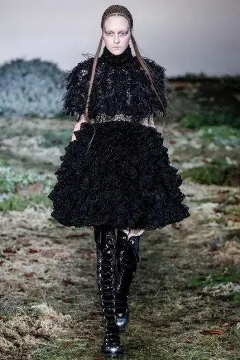 Alexander McQueen Herbst/Winter 2014 | Pariser Modewoche