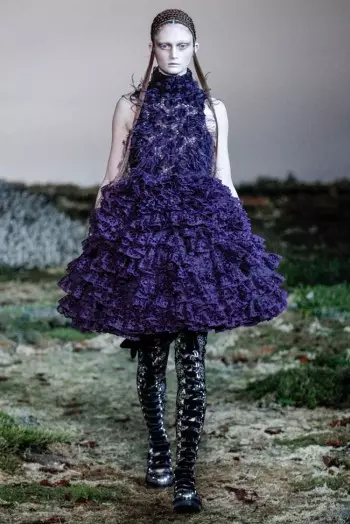 Alexander McQueen Fall/Winter 2014 | පැරිස් විලාසිතා සතිය