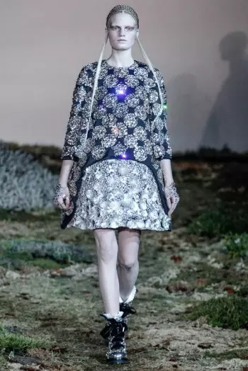 Alexander McQueen Automne/Hiver 2014 | Semaine de la mode parisienne