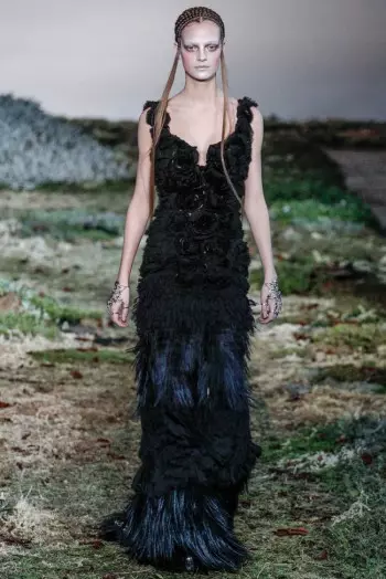 Alexander McQueen Hierscht/Wanter 2014 | Paräis Fashion Week