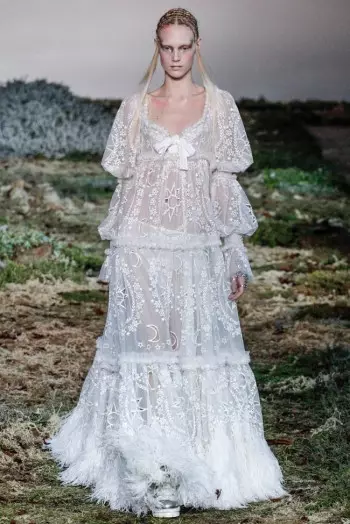 Alexander McQueen Fall/Winter 2014 | Semana sa Fashion sa Paris