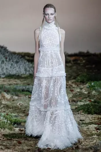 Alexander McQueen Fall/Winter 2014 | පැරිස් විලාසිතා සතිය