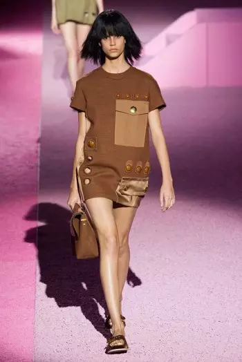 Marc Jacobs 2015-ci ilin Baharı üçün geyimləri sərinləşdirir