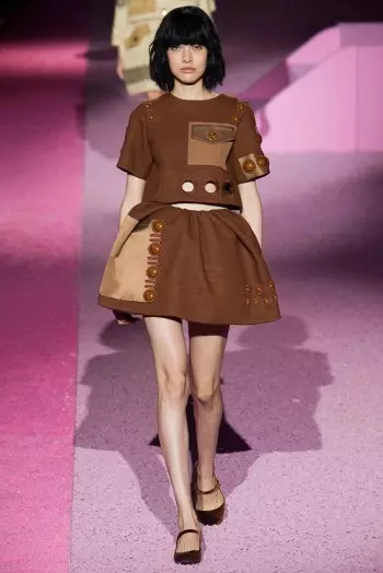 Marc Jacobs 2015-ci ilin Baharı üçün geyimləri sərinləşdirir