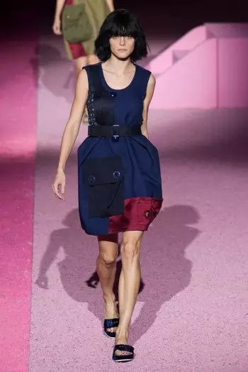 Marc Jacobs 2015-ci ilin Baharı üçün geyimləri sərinləşdirir