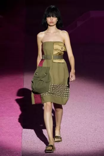 Marc Jacobs 2015-ci ilin Baharı üçün geyimləri sərinləşdirir