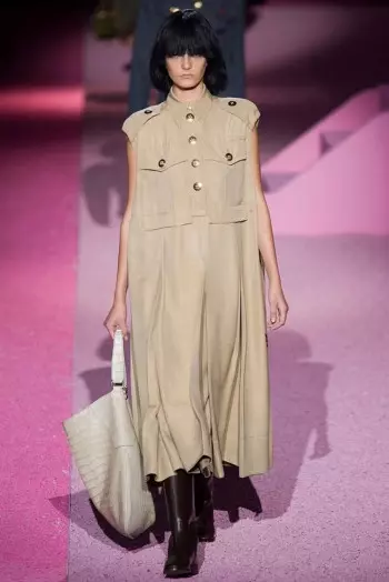 Marc Jacobs 2015-ci ilin Baharı üçün geyimləri sərinləşdirir