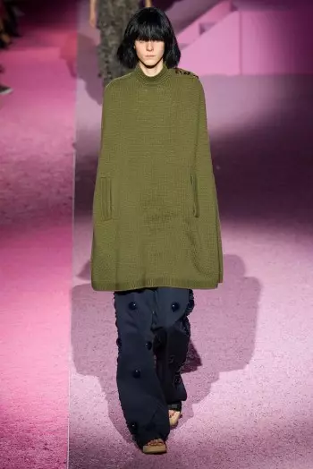 Marc Jacobs 2015-ci ilin Baharı üçün geyimləri sərinləşdirir