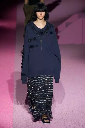 Marc Jacobs 為 2015 年春季打造酷炫制服