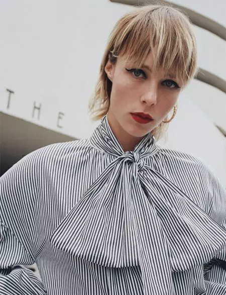 Edie Campbell keliauja į miestą Zaros rudens stiliuose